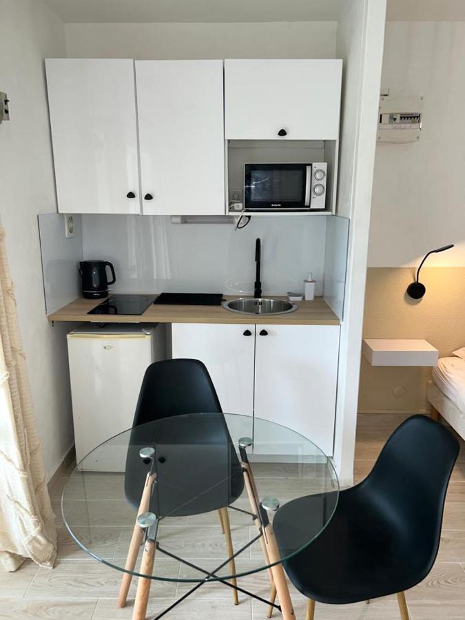 Superbe Studio Avec Piscine, Au Coeur De La Marina! Village Soleil ! Proche Aeroport & Ferry Ле Госие Екстериор снимка