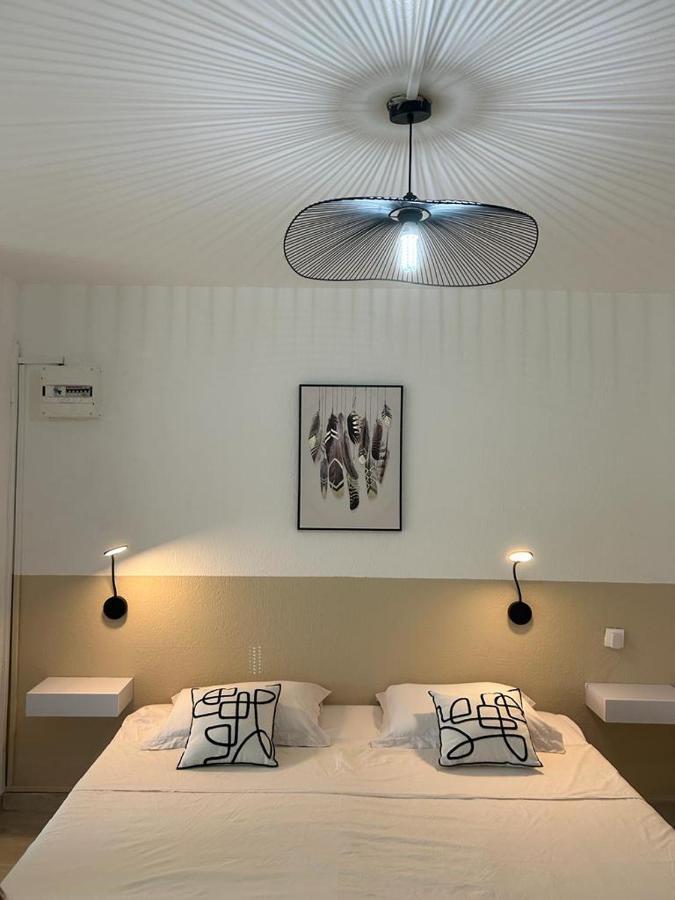 Superbe Studio Avec Piscine, Au Coeur De La Marina! Village Soleil ! Proche Aeroport & Ferry Ле Госие Екстериор снимка